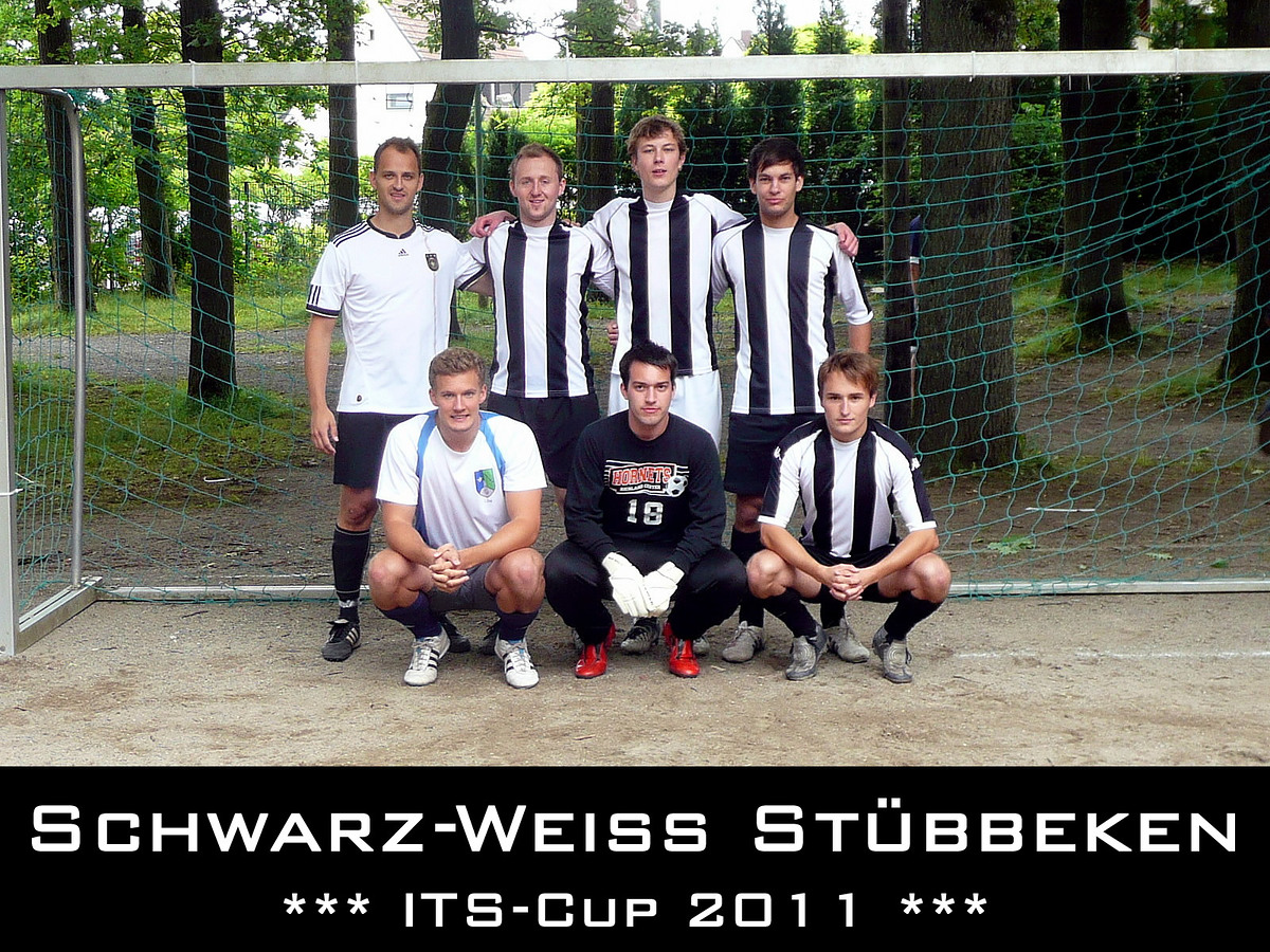 Its cup 2011   teamfotos   schwarz wei%c3%9f st%c3%bcbbeken retina