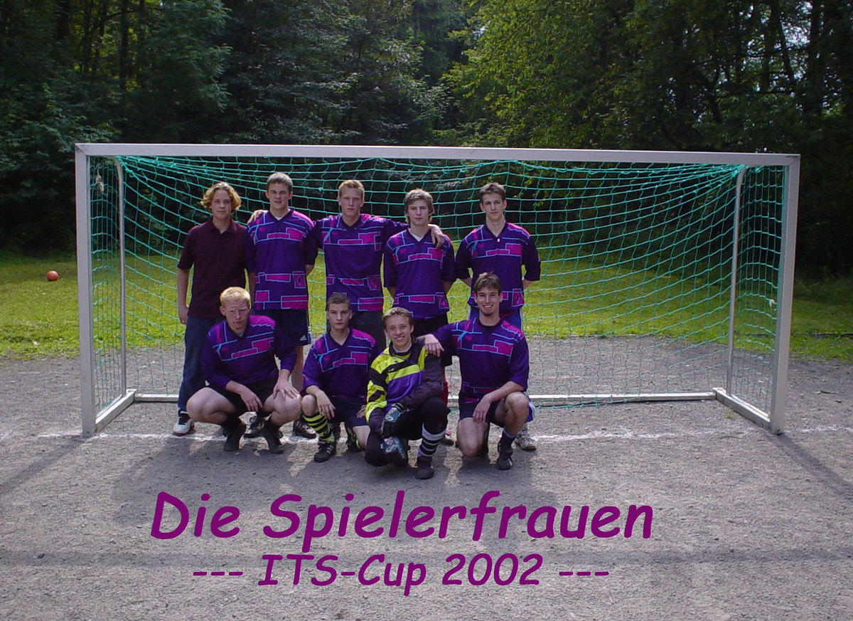 Its cup 2002   teamfotos   die spielerfrauen retina