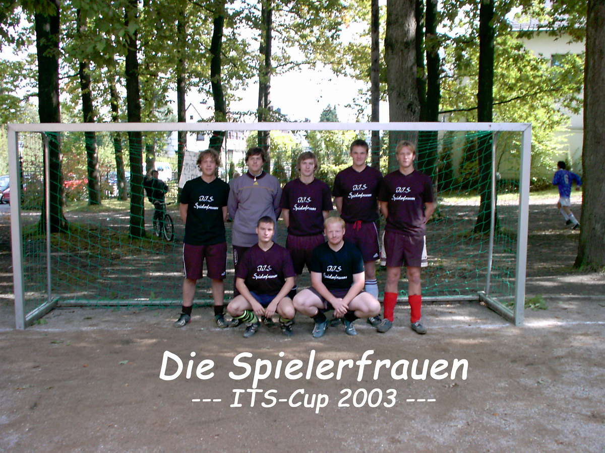 Its cup 2003   teamfotos   die spielerfrauen retina